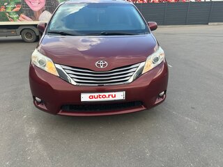 2016 Toyota Sienna III Рестайлинг, красный, 2240000 рублей, вид 1