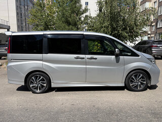 2016 Honda Stepwgn Spada V, серебристый, 1900000 рублей, вид 4