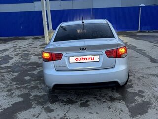 2010 Kia Cerato 5-speed II, серый, 580000 рублей, вид 5