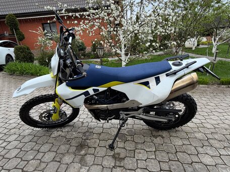 2022 Husqvarna 701 Enduro, белый, 1250000 рублей, вид 3