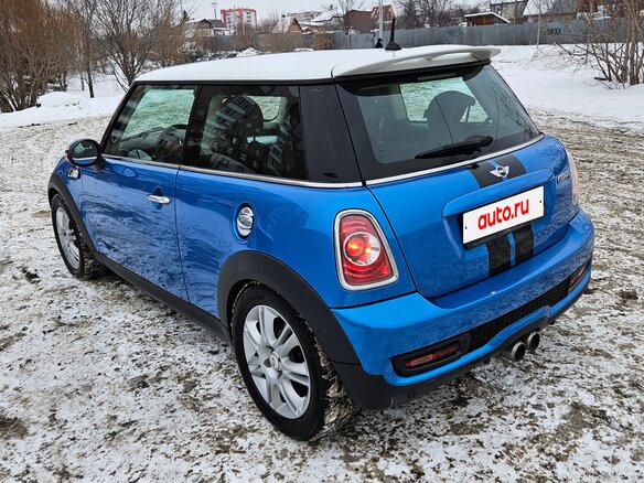 2011 Mini Hatch Cooper S II (R56) Рестайлинг, голубой, 1100000 рублей - вид 10