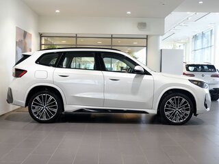 2026 BMW X1 Long 25Li xDrive III (U11/U12), белый, 5650000 рублей, вид 4