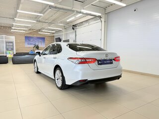 2020 Toyota Camry VIII (XV70), белый, 3499900 рублей, вид 4