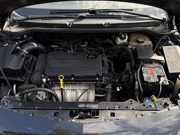 2014 Opel Astra J Рестайлинг, чёрный, 800000 рублей - вид 6