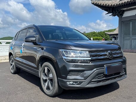Volkswagen Tharu I