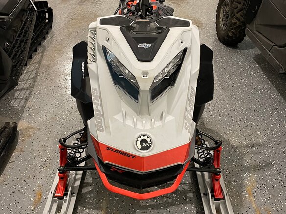 2020 BRP Ski-Doo Summit 850, красный, 1800000 рублей