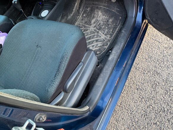 2005 Toyota Vitz II (XP90), синий, 500000 рублей - вид 13