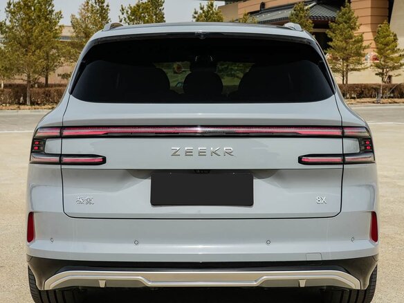 2026 Zeekr 8X 70 kWh, серебристый, 11000000 рублей - вид 12