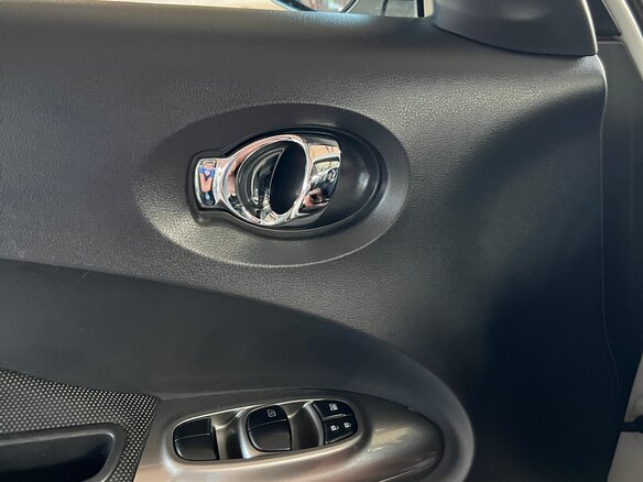 2013 Nissan Juke I, белый, 1050000 рублей - вид 18