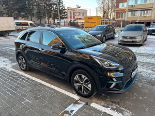 2020 Kia Niro I Рестайлинг, чёрный, 3199000 рублей, вид 3