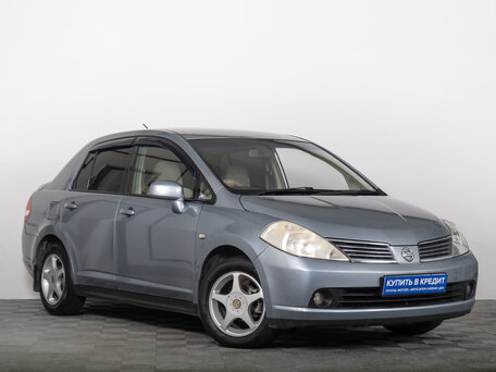 Nissan Tiida I