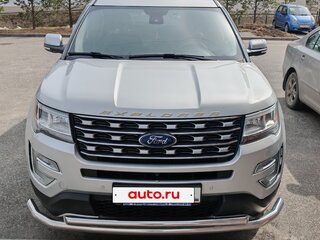 2017 Ford Explorer V Рестайлинг, серебристый, 2960000 рублей, вид 1