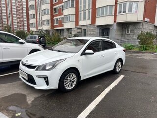 2018 Kia Rio IV, белый, 1000000 рублей, вид 1