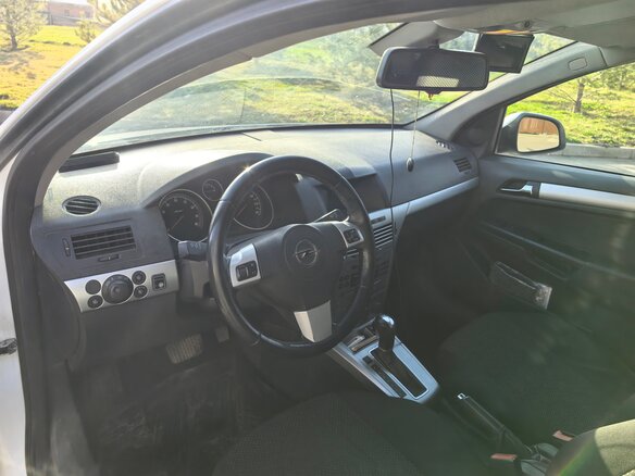 2013 Opel Astra H Рестайлинг, белый, 750000 рублей - вид 9