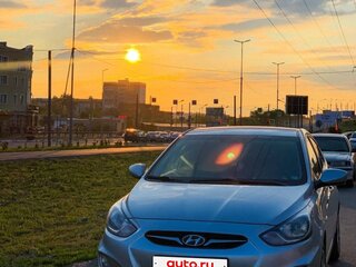 2011 Hyundai Solaris I, серебристый, 700000 рублей, вид 2