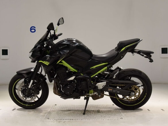 2021 Kawasaki Z 900, чёрный, 830000 рублей - вид 1