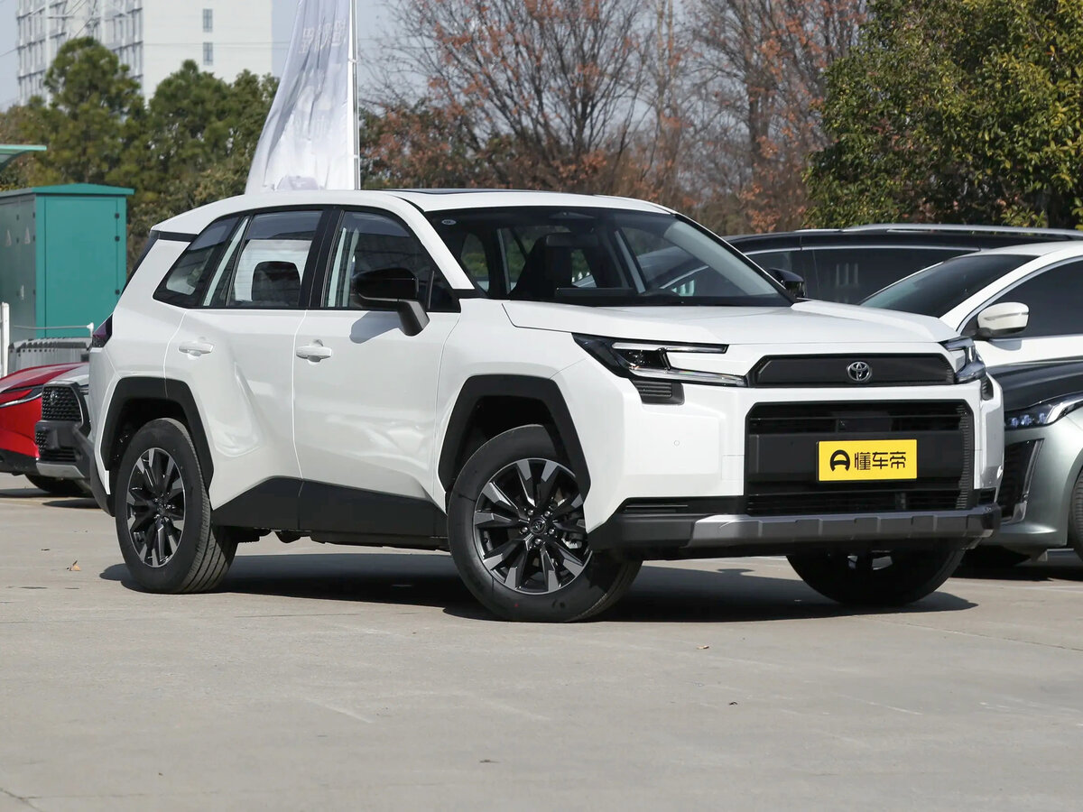 Открыть фотографии: Toyota RAV4 VI (XA60)