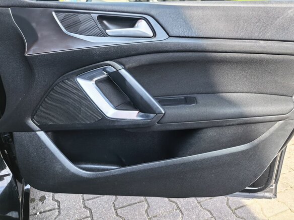 2019 Peugeot 308 II Рестайлинг, чёрный, 1079000 рублей - вид 12