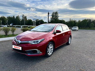 2016 Toyota Auris II Рестайлинг, красный, 970000 рублей, вид 2