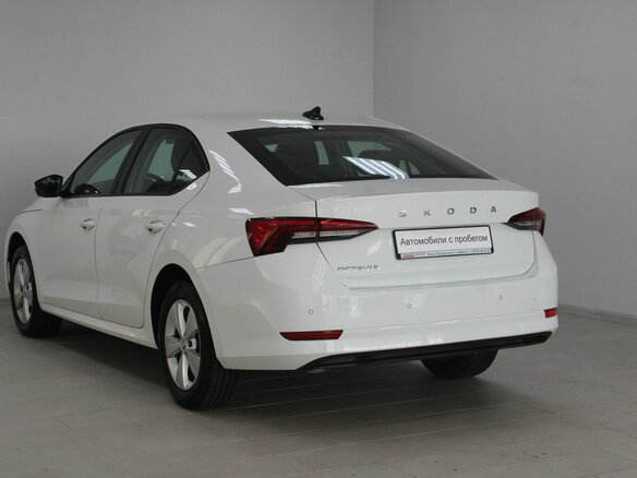 2021 Skoda Octavia IV (A8), белый, 2349900 рублей - вид 5
