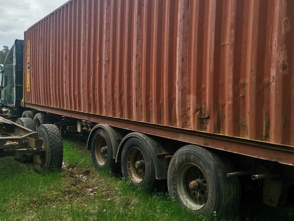 2002 Freightliner FLC, зелёный, 800000 рублей - вид 5