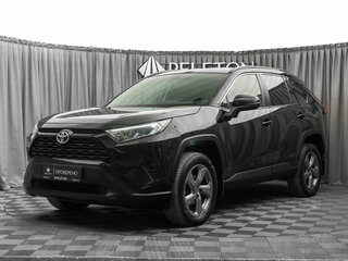 2020 Toyota RAV4 V (XA50), чёрный, 2540000 рублей, вид 1