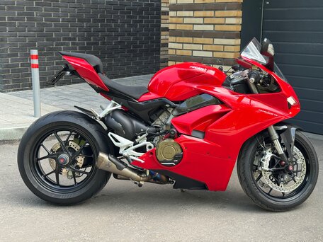 2018 Ducati Panigale V4, красный, 1650000 рублей, вид 1
