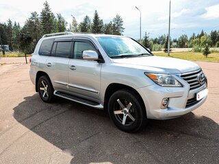 2015 Lexus LX 570 III Рестайлинг, серебристый, 4500000 рублей, вид 4