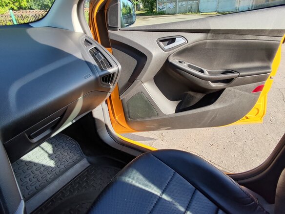 2016 Ford Focus III Рестайлинг, жёлтый, 585000 рублей - вид 15