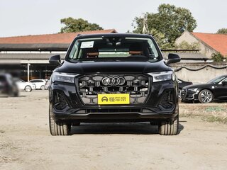2025 Audi Q7 45 TFSI II (4M) Рестайлинг 2, чёрный, 10123000 рублей, вид 4
