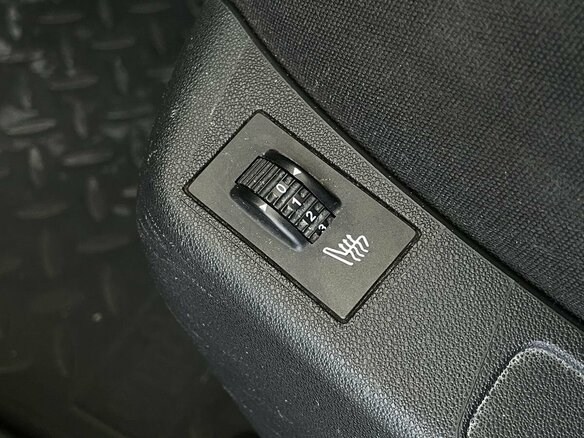2011 Citroen C4 II, чёрный - вид 11