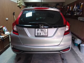 2018 Honda Fit III Рестайлинг, серебристый, 1550000 рублей, вид 2