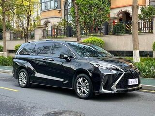 2024 Toyota Sienna IV, чёрный, 7250000 рублей, вид 3