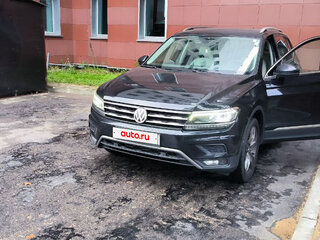 2020 Volkswagen Tiguan Allspace II, чёрный, 2439978 рублей, вид 2