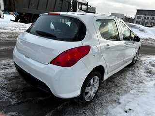 2011 Peugeot 308 I Рестайлинг, белый, 800000 рублей, вид 5
