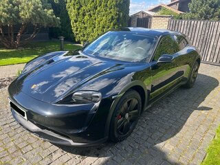 2021 Porsche Taycan 4S Cross Turismo I, чёрный, 6000000 рублей, вид 1