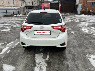 2018 Toyota Vitz III (XP130) Рестайлинг 2, белый, 1200000 рублей, вид 4