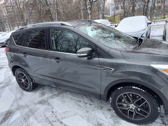 2017 Ford Kuga II Рестайлинг, серый, 2300000 рублей - вид 1