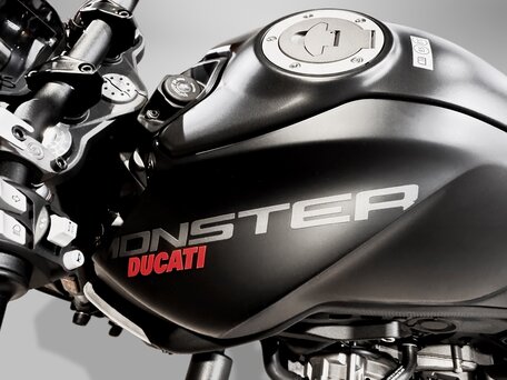 2023 Ducati Monster 937, чёрный, 1290000 рублей, вид 4