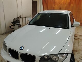 2009 BMW 1 серии 116i I (E81/E82/E87/E88) Рестайлинг, белый, 720000 рублей, вид 2