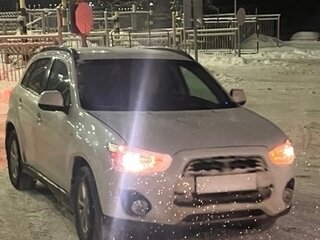 2013 Mitsubishi ASX I Рестайлинг, белый, 1150000 рублей, вид 1
