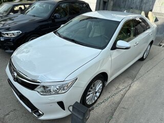 2015 Toyota Camry VII (XV50) Рестайлинг, белый, 2000000 рублей, вид 2