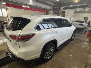 2014 Toyota Highlander III (XU50), белый, 3000000 рублей, вид 2