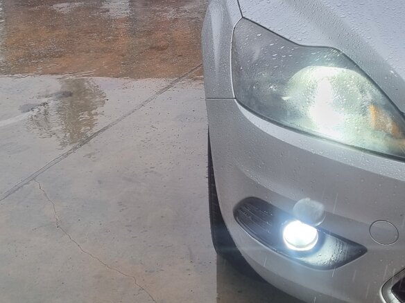 2010 Ford Focus II Рестайлинг, серебристый, 700000 рублей - вид 1