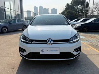 2020 Volkswagen Golf VII Рестайлинг, белый, 1369100 рублей, вид 2