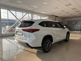 2025 Toyota Highlander IV (XU70), белый, 7100000 рублей, вид 2