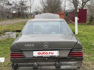 1992 Mercedes-Benz E-Класс 220 I (W124), коричневый, 150000 рублей, вид 3