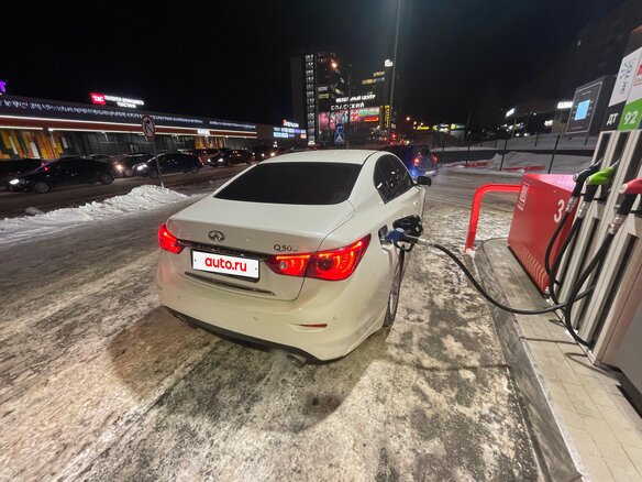 2017 Infiniti Q50 I, белый, 1850000 рублей - вид 2