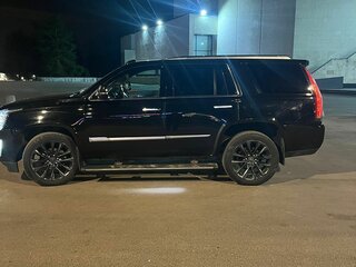 2019 Cadillac Escalade IV, чёрный, 5500000 рублей, вид 4