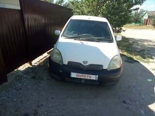 2002 Toyota Vitz I (P10), белый, 270000 рублей, вид 2